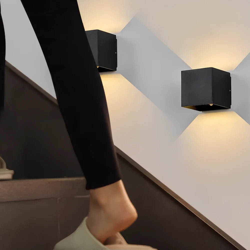LUMARO Regulowana Lampa Ścienna