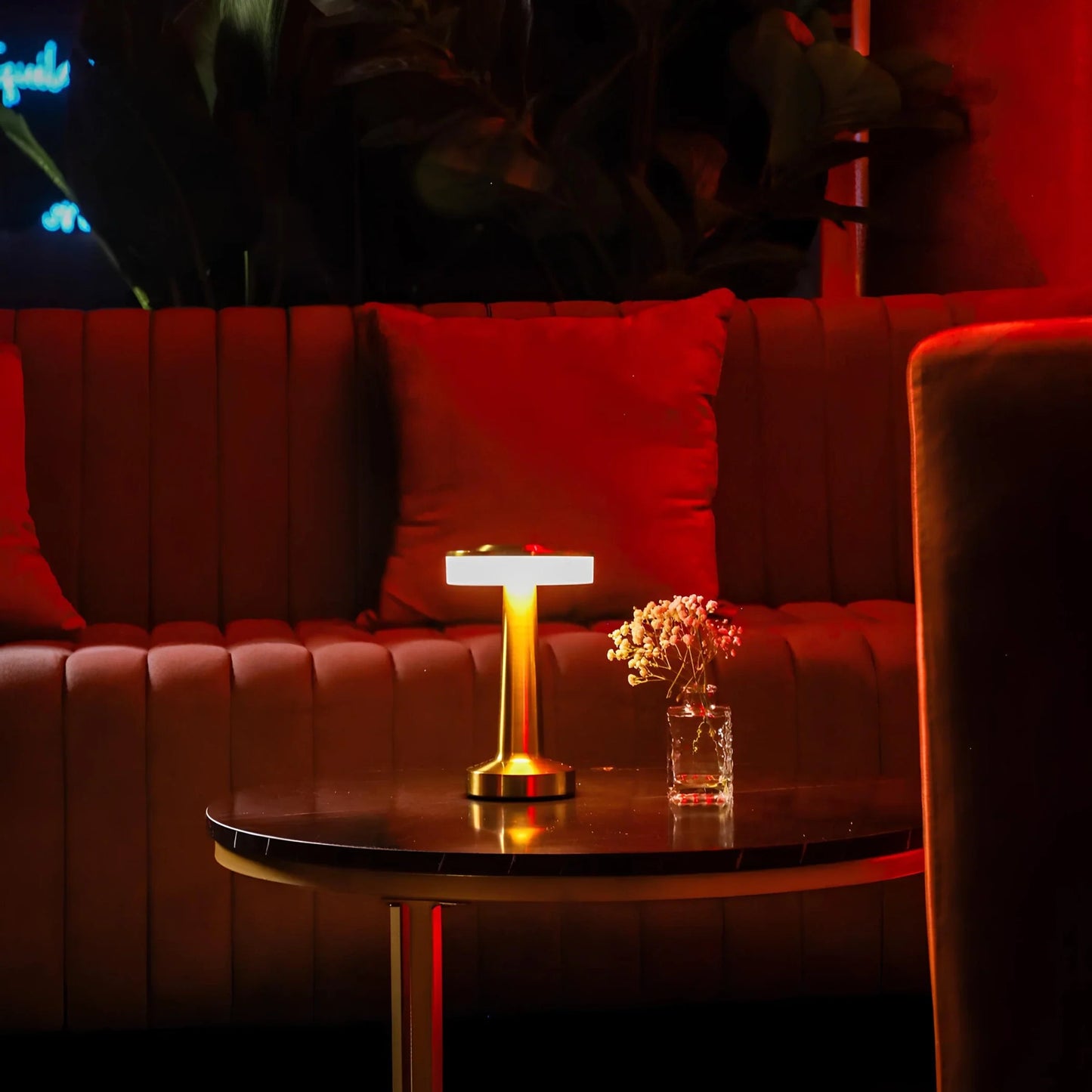 LUMARO Retro Bar