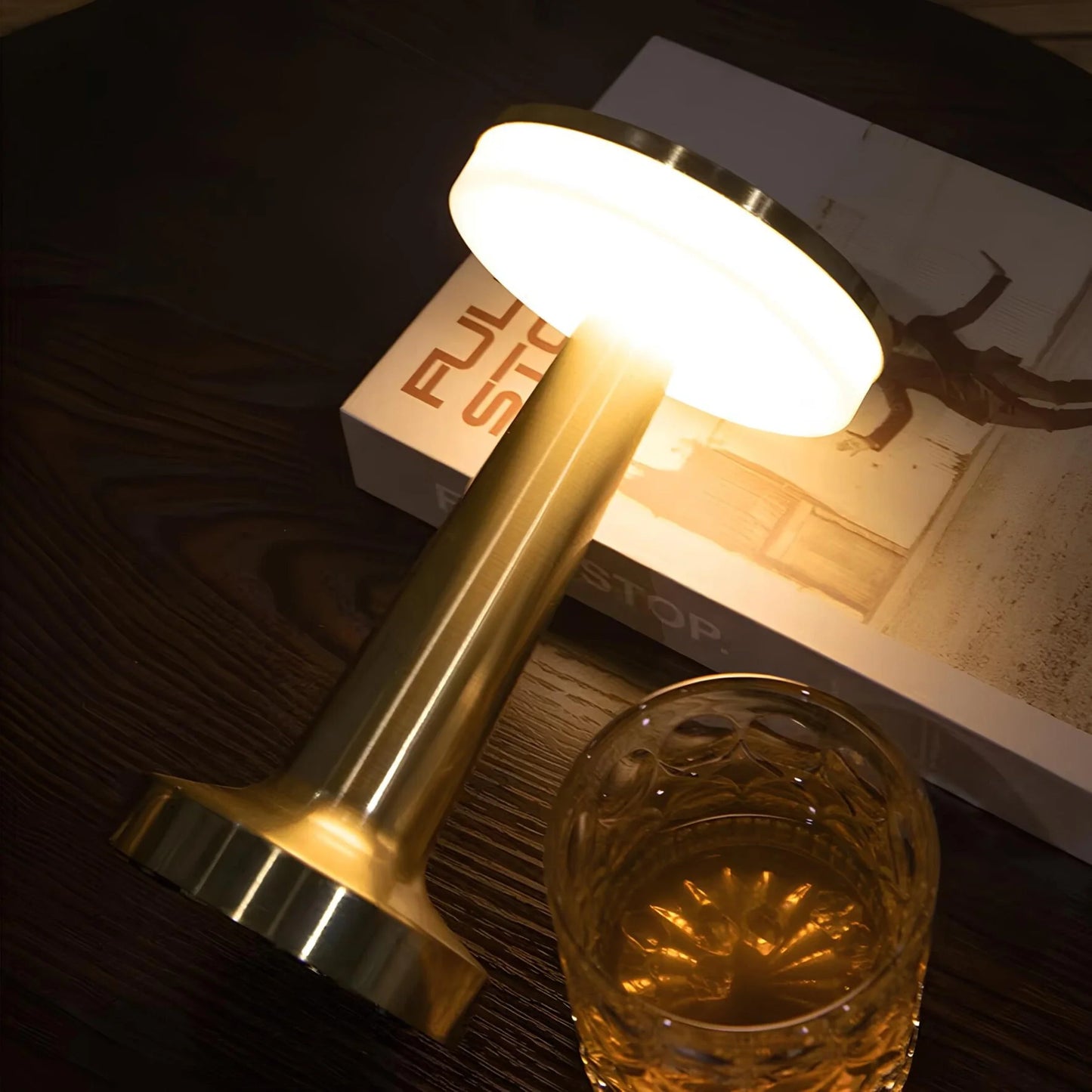 LUMARO Retro Bar